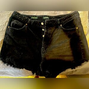 Wild Fable black shorts size 16